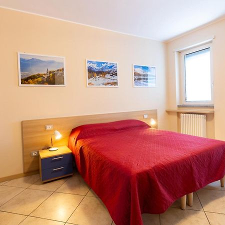 Residenza Il Castello Apartment Sondrio Exterior foto